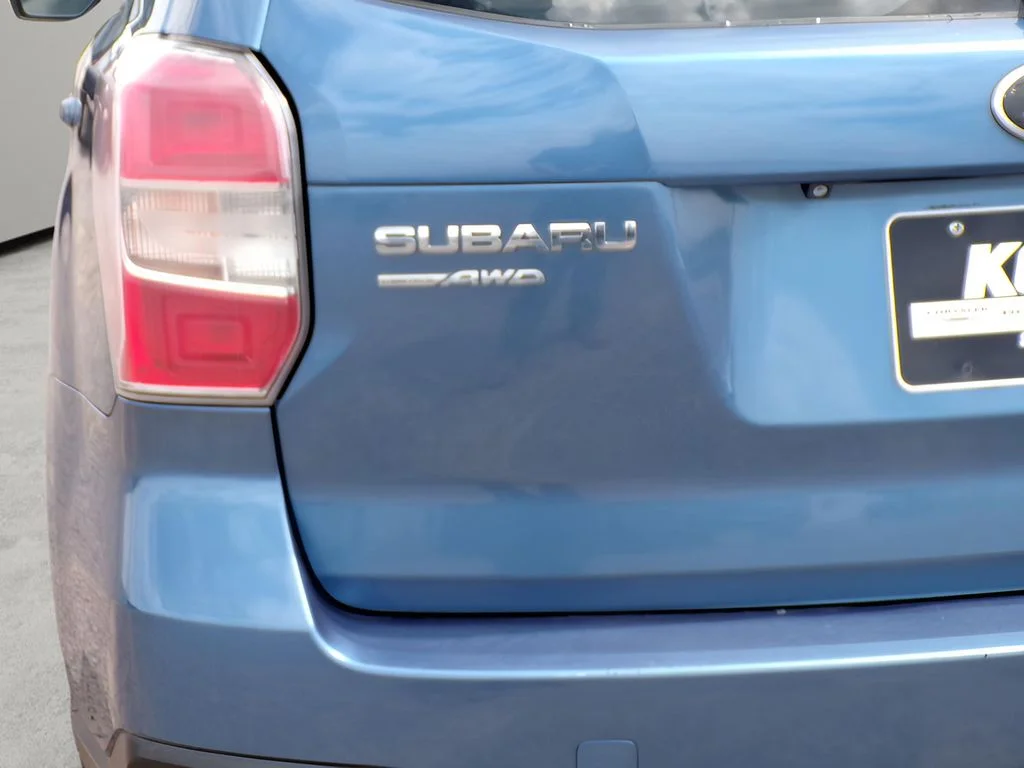 Used 2016 Quartz Blue Pearl Subaru 2.5i image 31