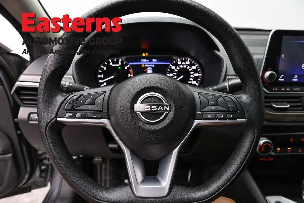 Used 2025 Gray Nissan 2.5 SV image 12