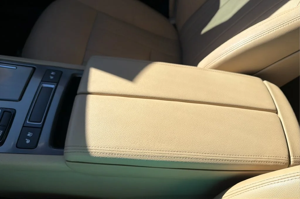 Used 2015 White Hyundai 3.8 image 27