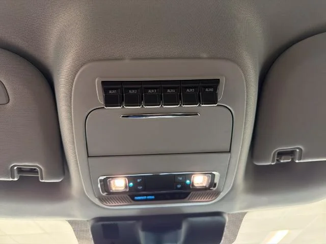 New 2027 Marsh Gray Metallic Ford F-250® Lariat® image 35