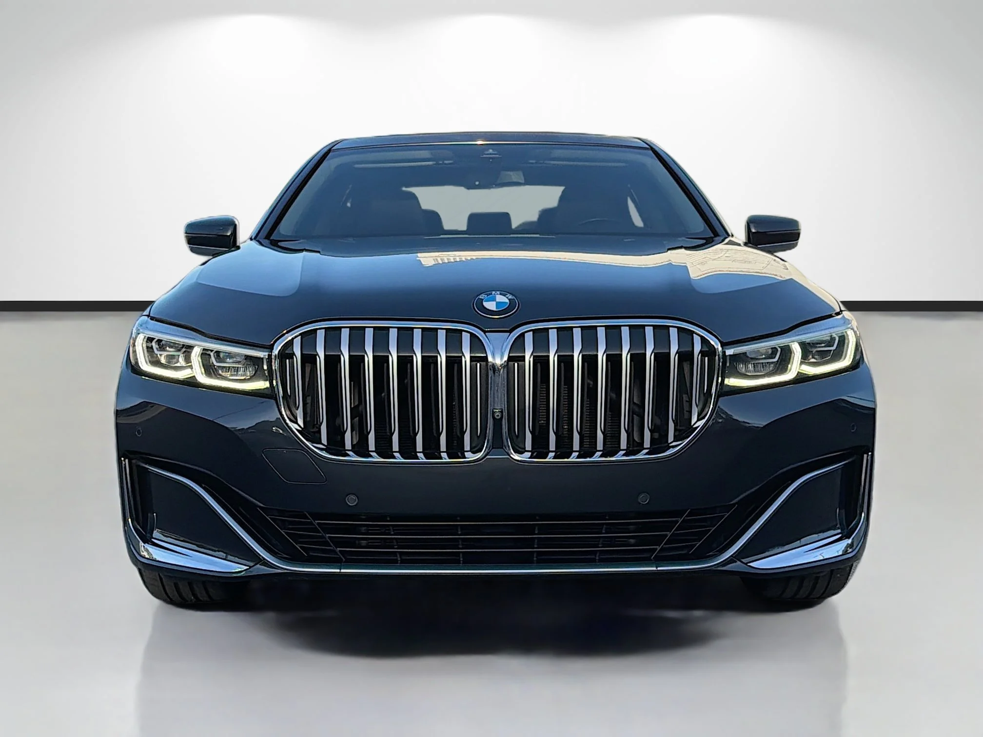 Used 2020 Dark Graphite Metallic BMW 740i image 8