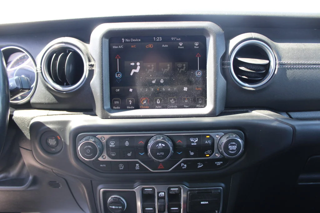 Used 2018 Black Jeep Unlimited Sahara image 22