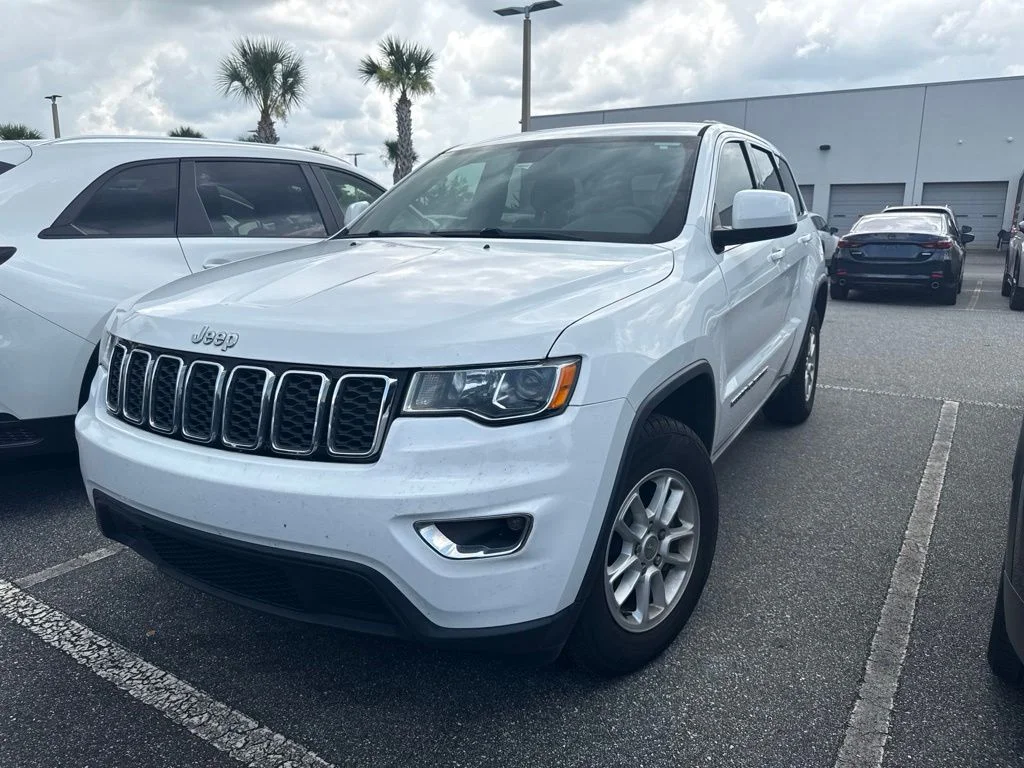 Used 2018 White Jeep Laredo image 2