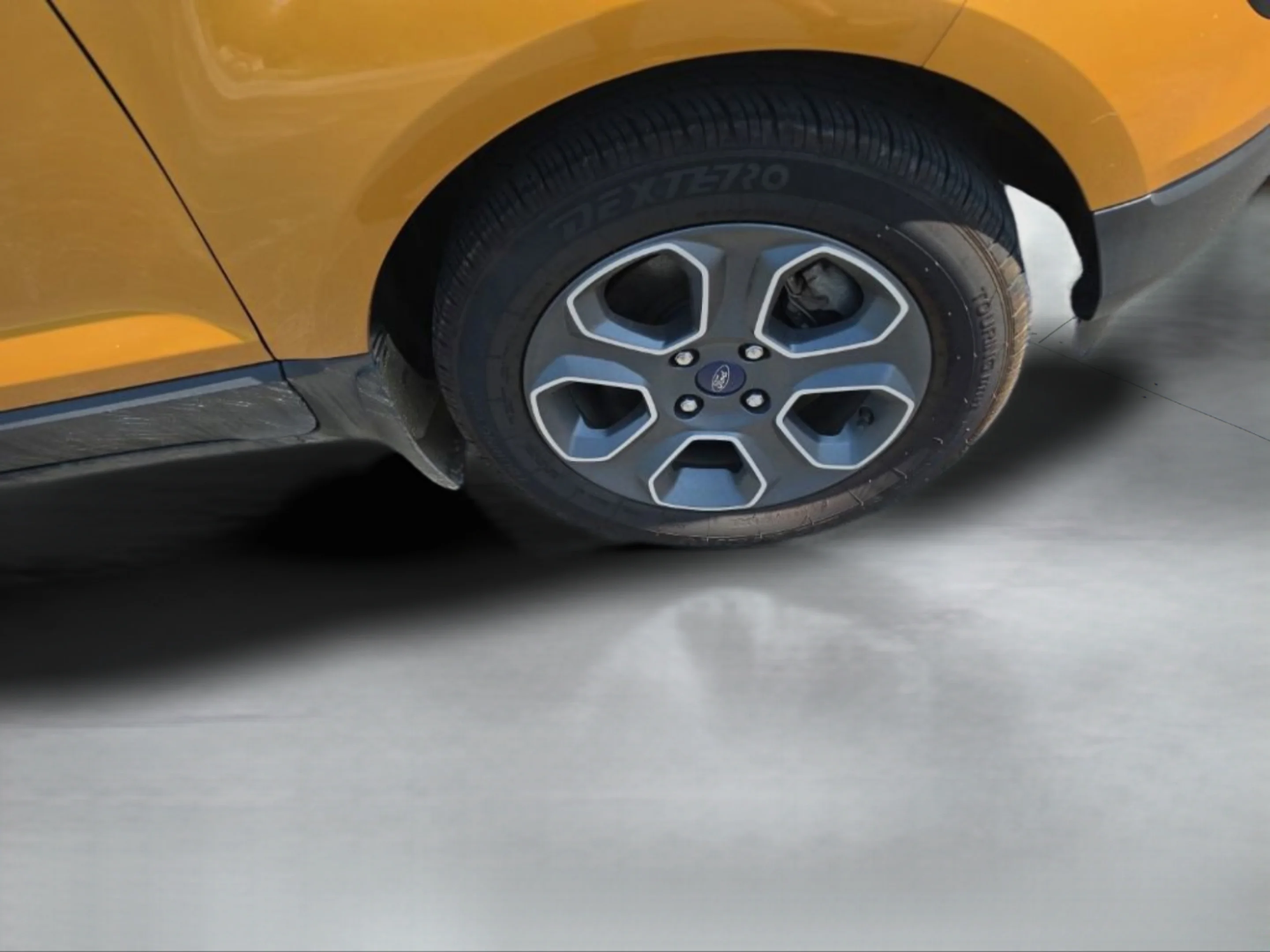Used 2021 Yellow Ford S image 32