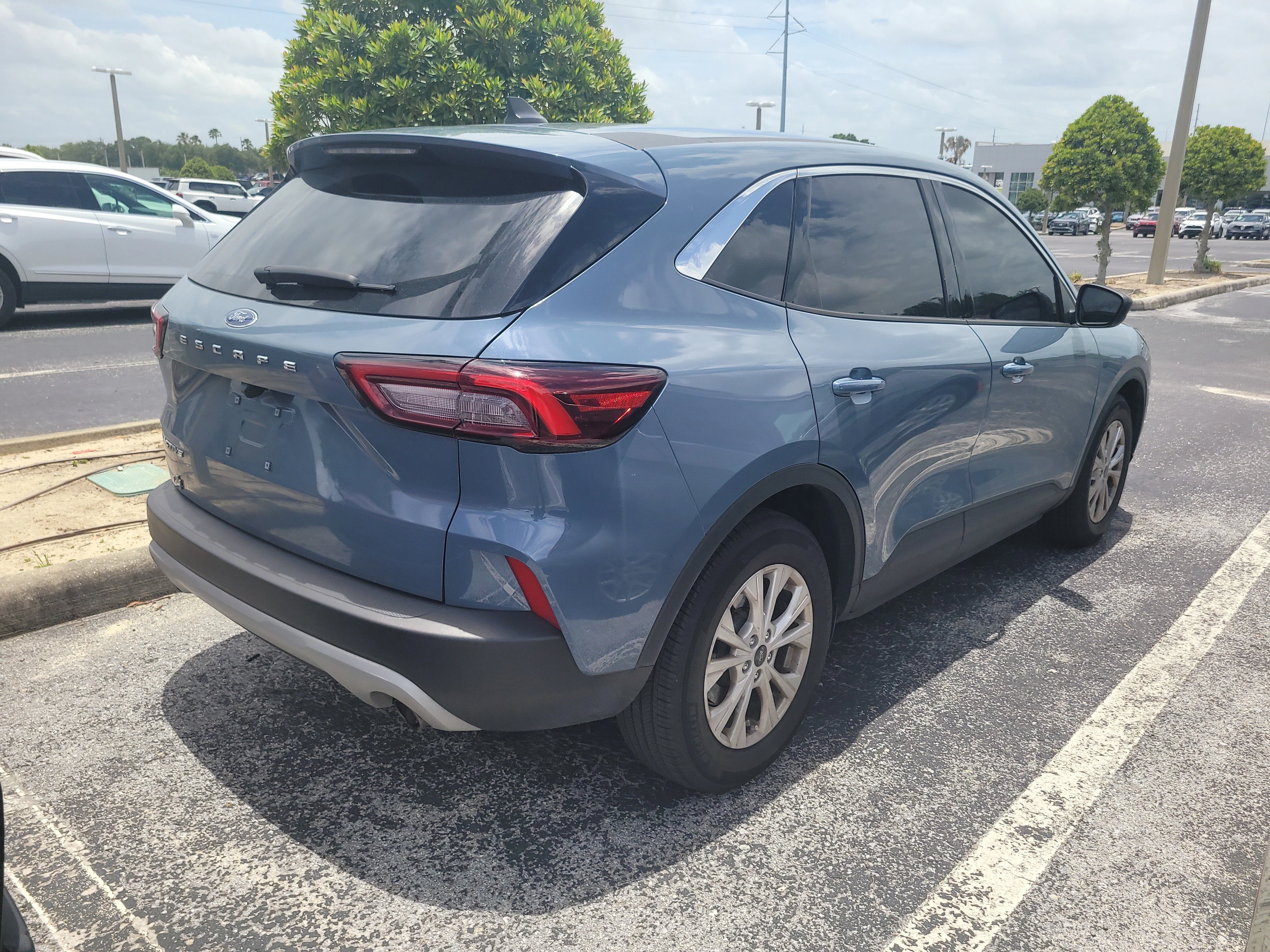 Used 2024 Vapor Blue Ford Active image 6
