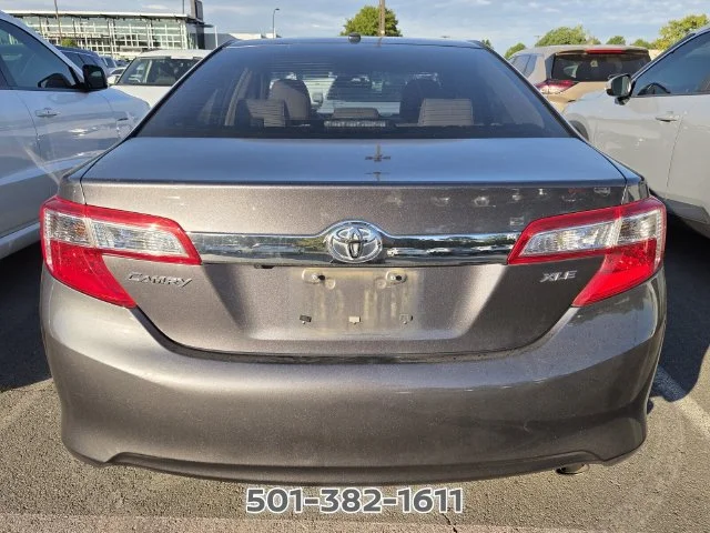 Used 2014 Gray Toyota XLE image 3