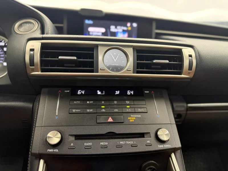 2016 Lexus IS 200t - Photo 42