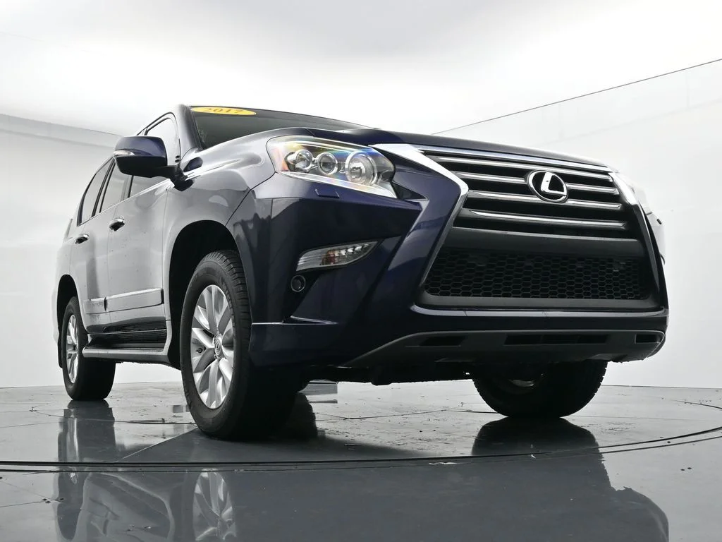 Used 2017  Lexus 460 image 29