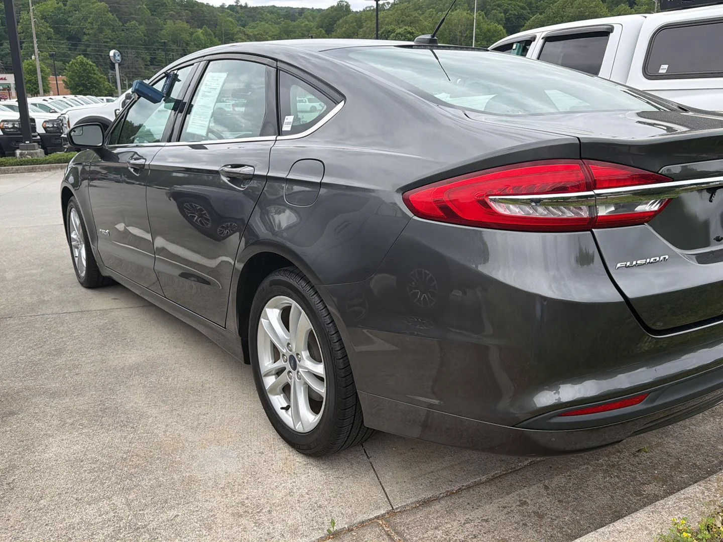 Used 2018 Magnetic Metallic Ford S image 5