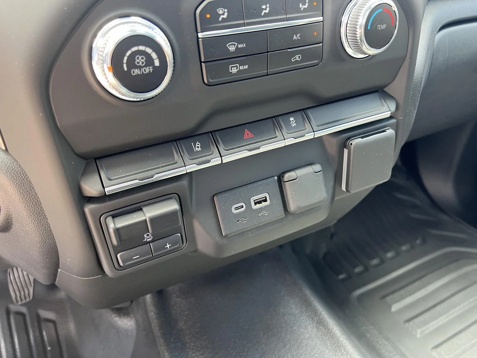 2025 GMC Sierra 3500HD Pro - Photo 26