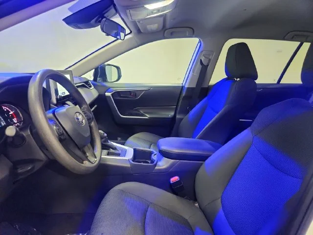 Used 2025 White Toyota LE image 9