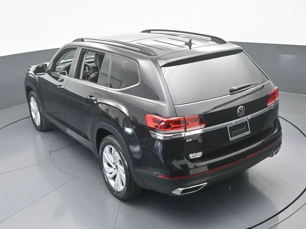 Used 2021 Deep Black Volkswagen 2.0T SE w/Technology image 50