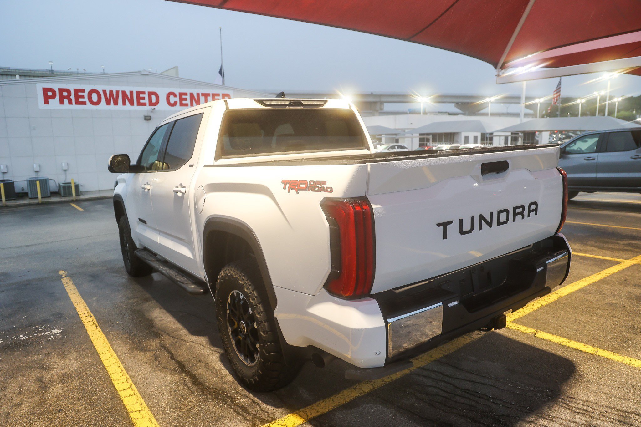 Used 2023 ICE CAP Toyota SR5 image 9