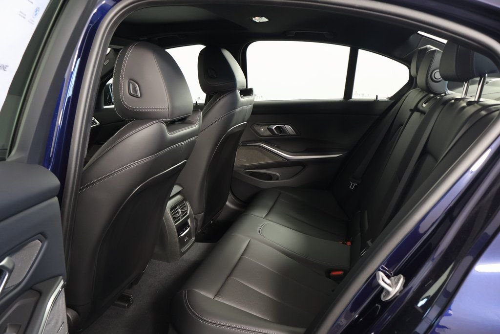New 2026 Tanzanite Blue II Metallic BMW M340i image 6