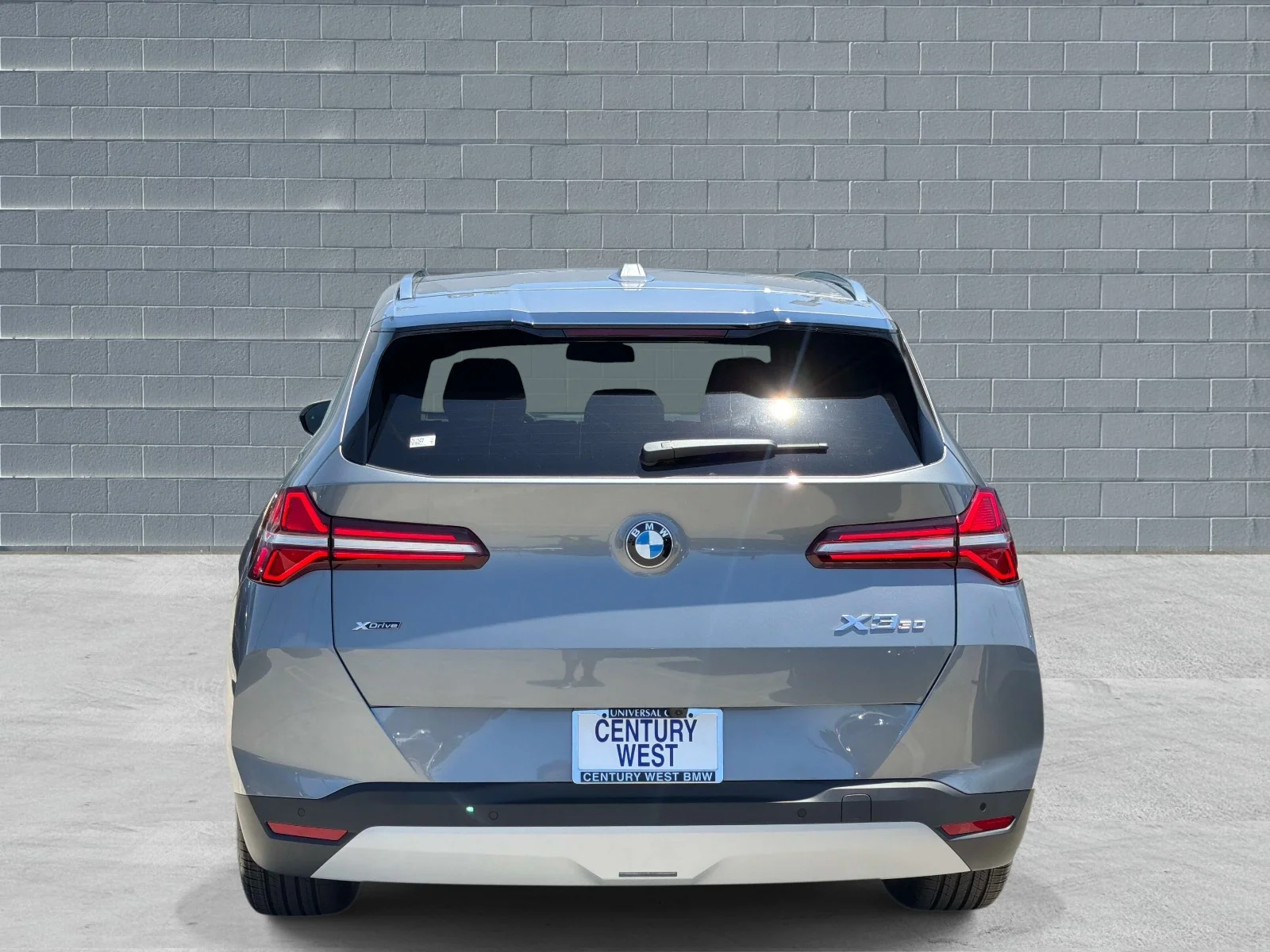 New 2026 Skyscraper Grey Metallic BMW 30 xDrive image 4