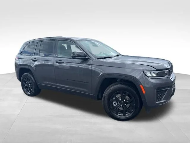 2026 Jeep Grand Cherokee Laredo Altitude