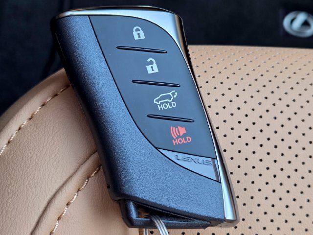 New 2026 Ultra White Lexus PREMIUM image 34