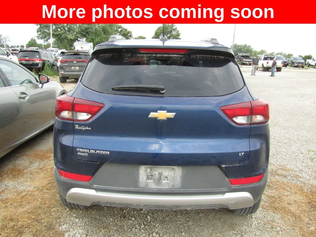 Used 2023 Blue Chevrolet LT image 4