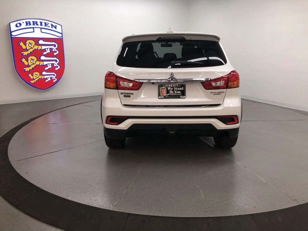 Used 2019 Pearl White Mitsubishi  image 31
