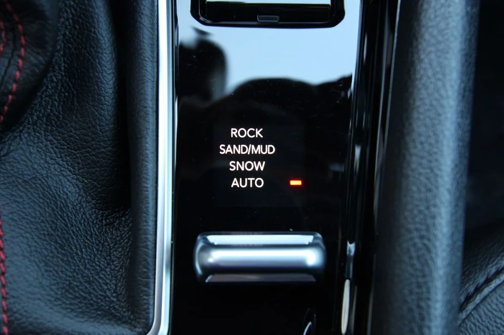 Used 2024 White Jeep Trailhawk image 27