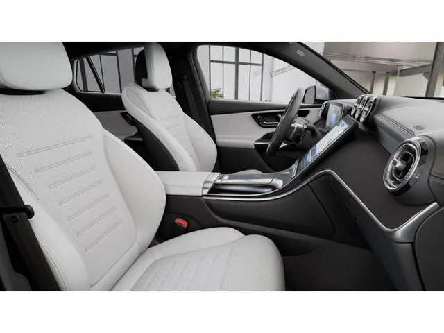 New 2027 White Mercedes-Benz GLC 300 image 4