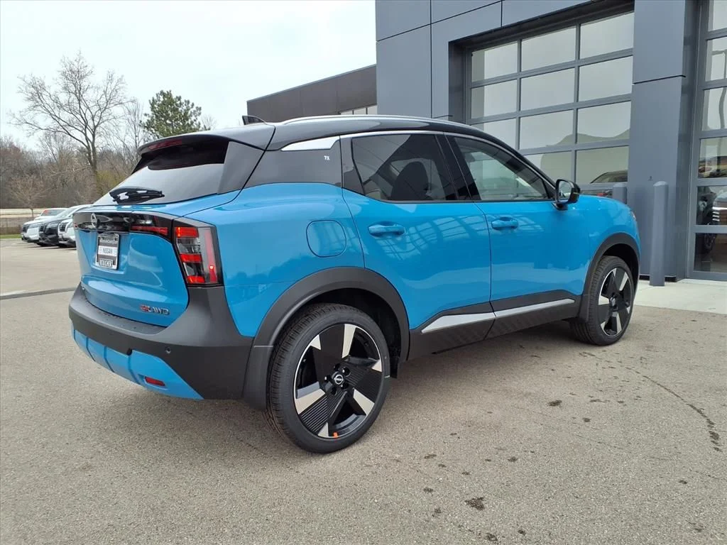 New 2026 Arctic Ice Blue Metallic / Super Black Two-tone Nissan SR image 3