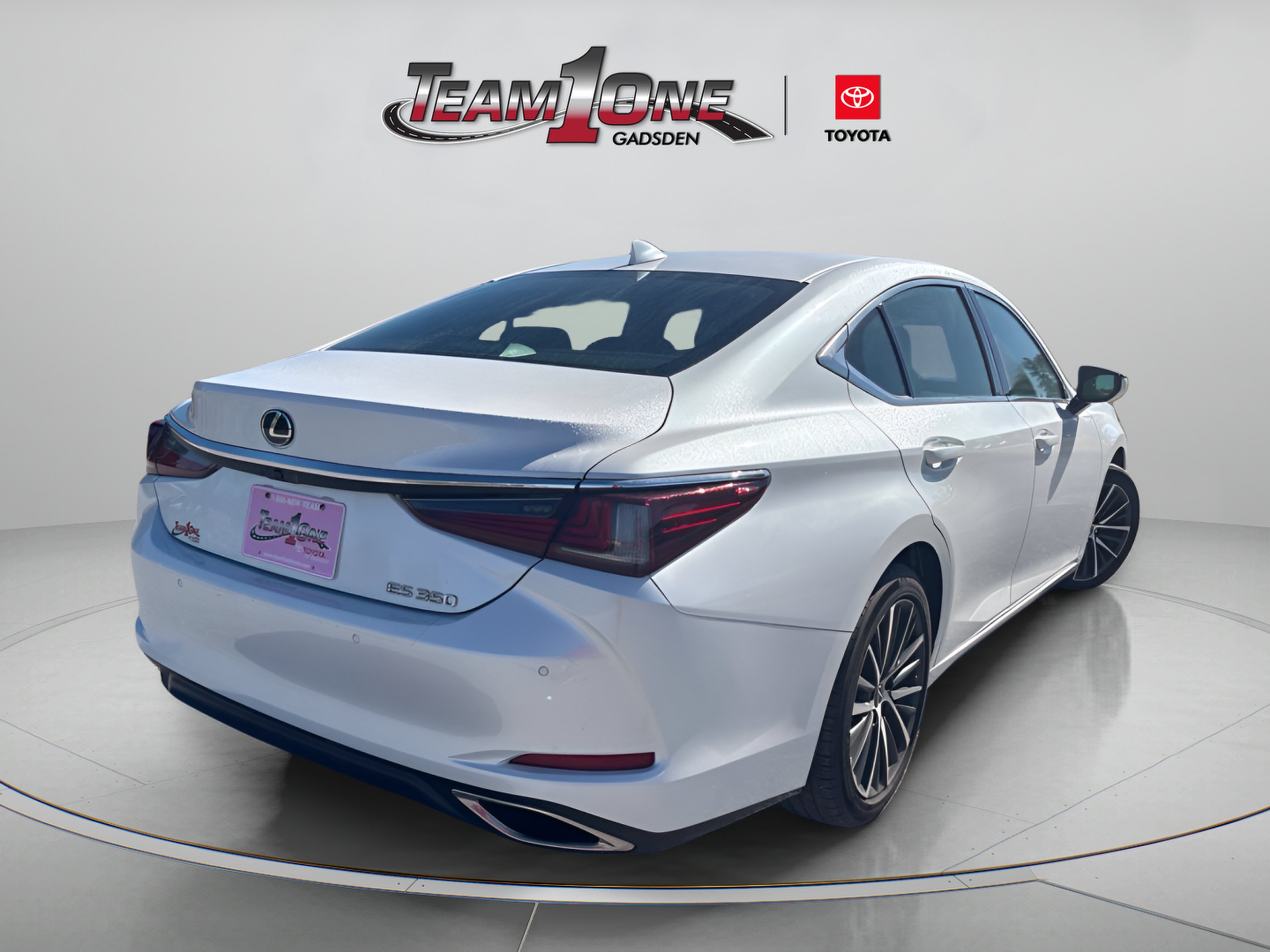 Used 2022 White Pearl Lexus ES 350 image 6