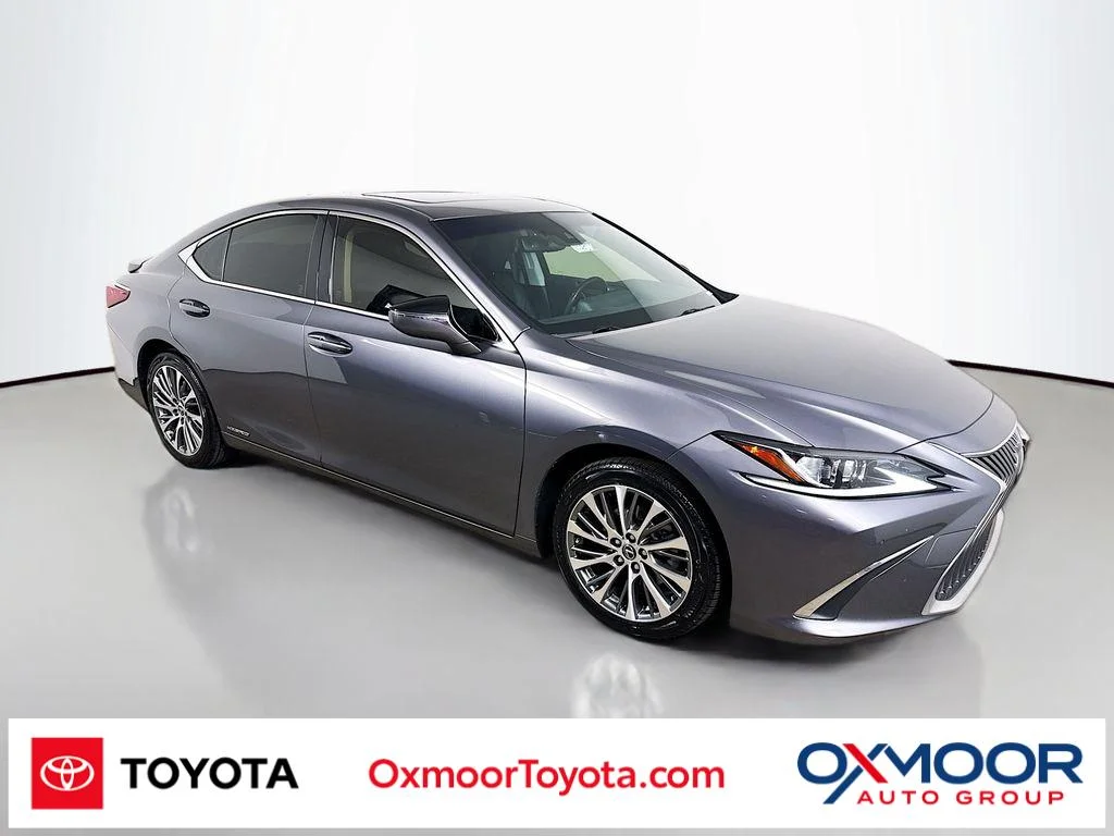 2019 Lexus ES 300h 300h's photo