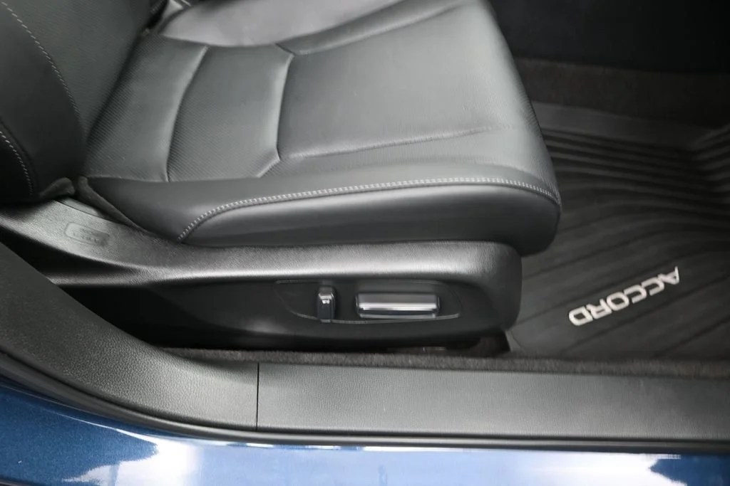 2024 Honda Accord Hybrid Touring - Photo 11