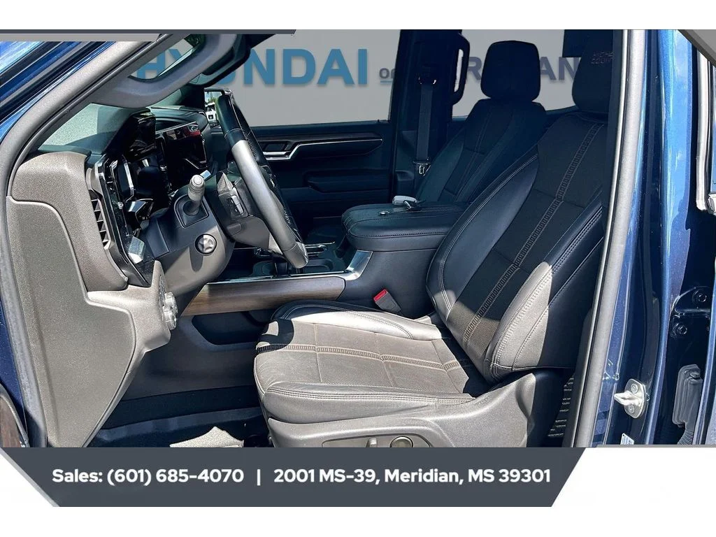 Used 2023 Northsky Blue Metallic Chevrolet High Country image 18