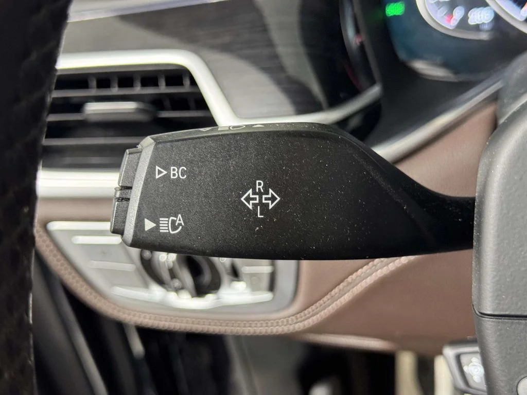 Used 2019 Black BMW 740i xDrive image 21
