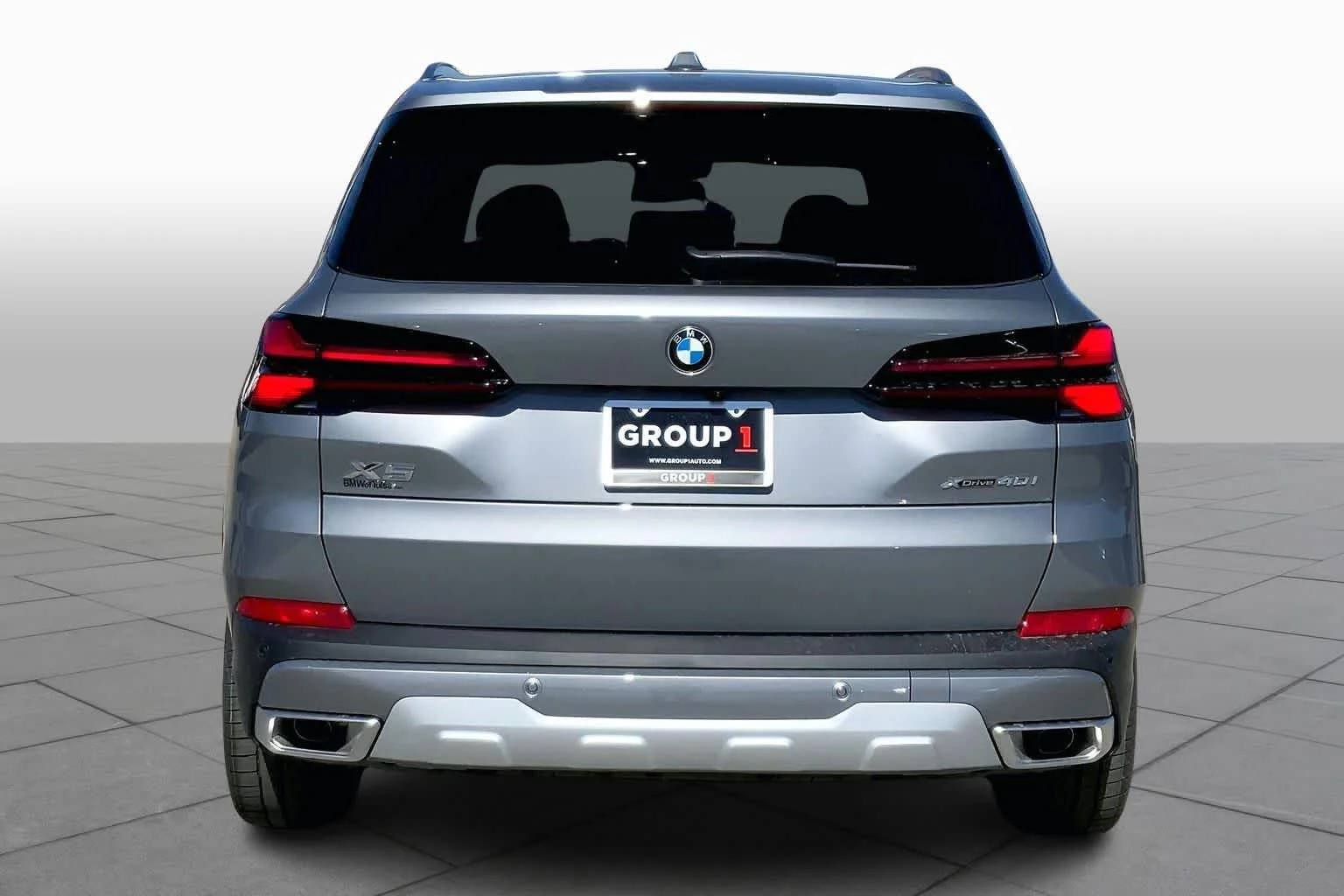New 2026 Skyscraper Grey Metallic BMW xDrive40i image 4