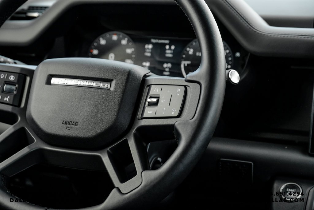 Used 2025 Black Land Rover X-Dynamic SE image 21