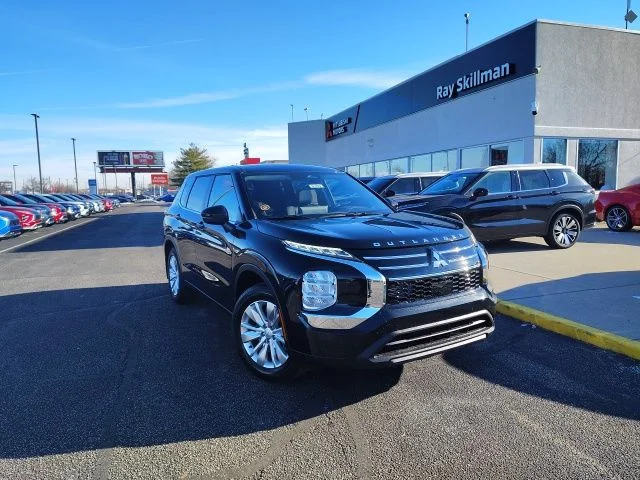 2026 Mitsubishi Outlander ES S-AWC's photo