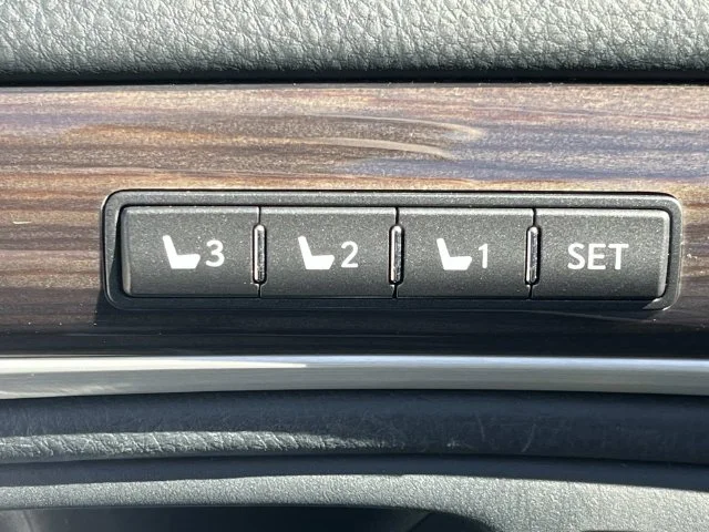 Used 2014 Silver Lexus 460 image 31