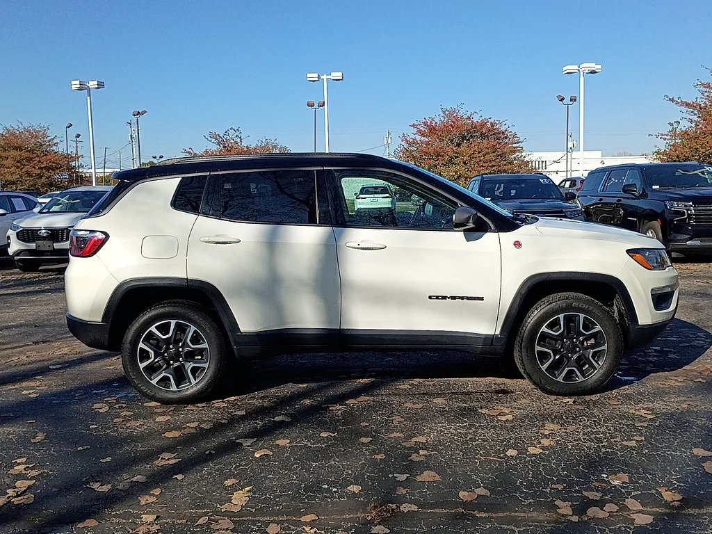 2019 Jeep Compass Trailhawk, photo 2 of 12