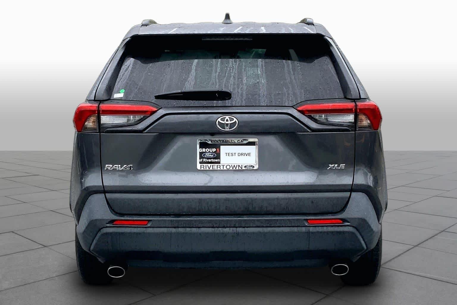 Used 2021 Magnetic Gray Metallic Toyota XLE image 5