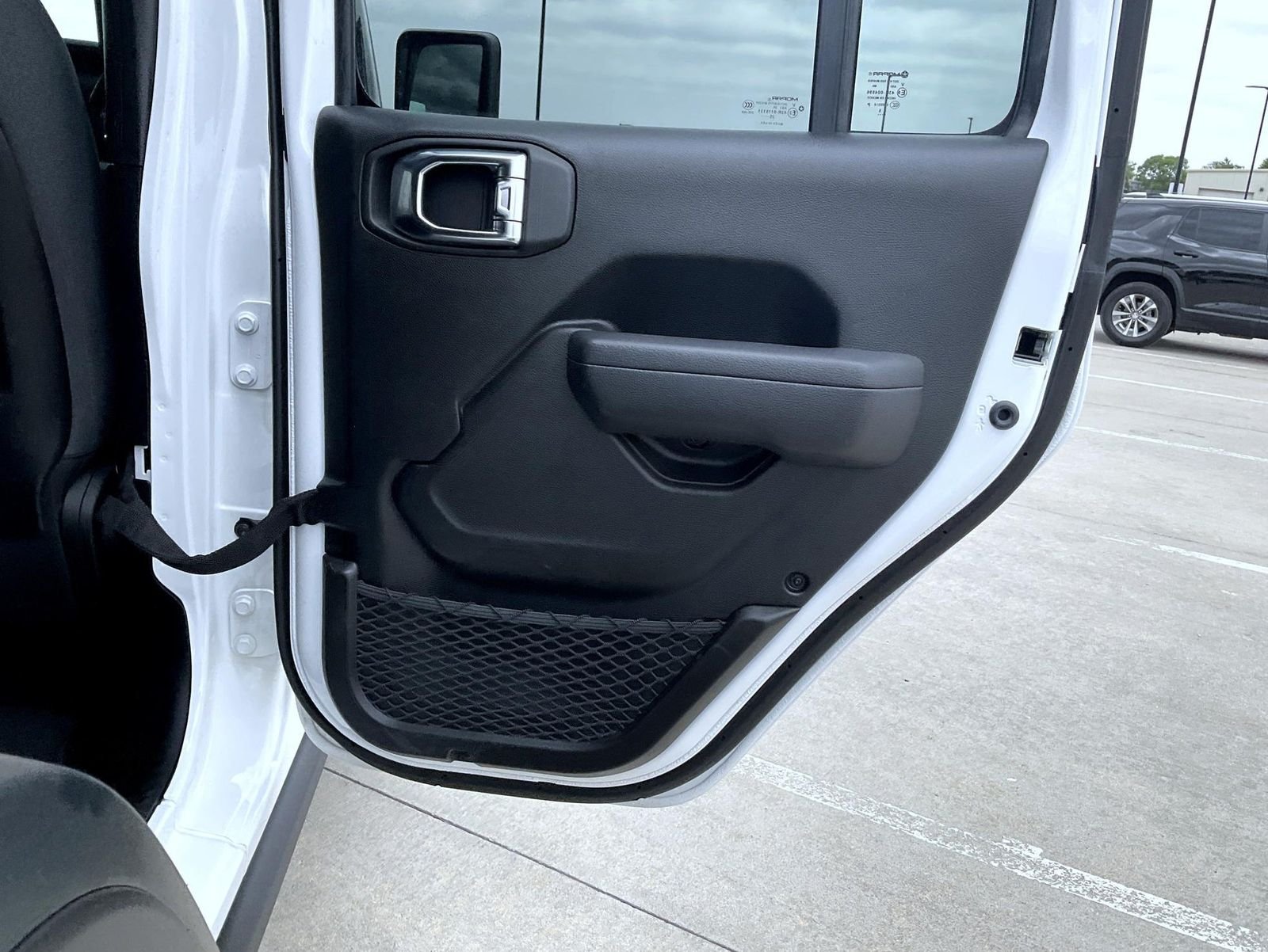 Used 2025 White/off-white Jeep Rubicon image 21