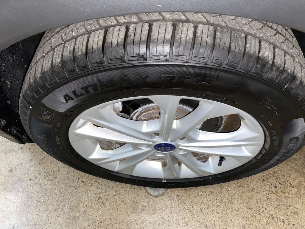 Used 2017 Red Ford SE image 16