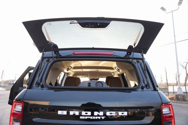 New 2025 Shadow Black Ford Outer Banks® image 32