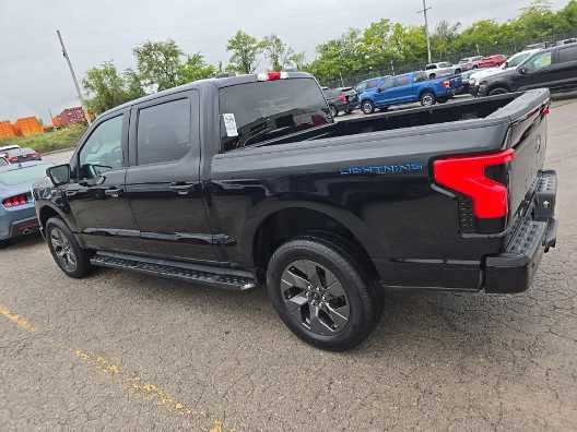 Used 2023 Agate Black Metallic Ford XLT image 5