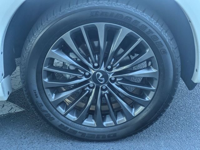 Used 2024 White INFINITI Sensory image 11