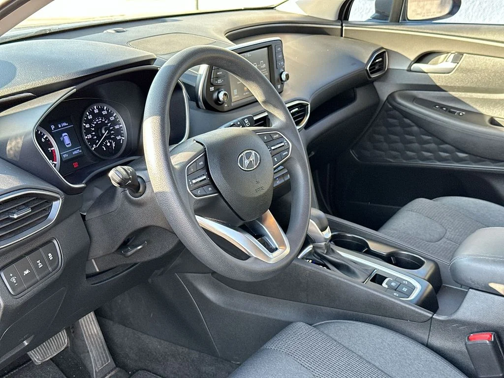 Used 2020 Brown Hyundai SE image 3