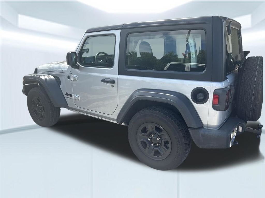 Used 2023 Silver Jeep Sport image 4