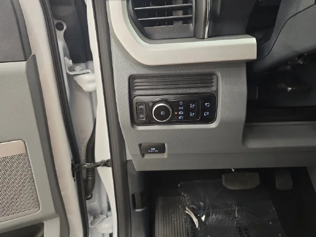 New 2026 Oxford White Ford F-250® XLT image 42