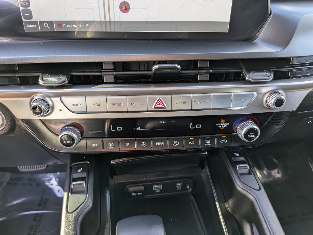 Used 2025 Black Kia S image 23