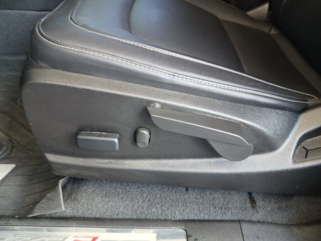 Used 2022 SUMMIT WHITE Chevrolet 4WD ZR2 image 32