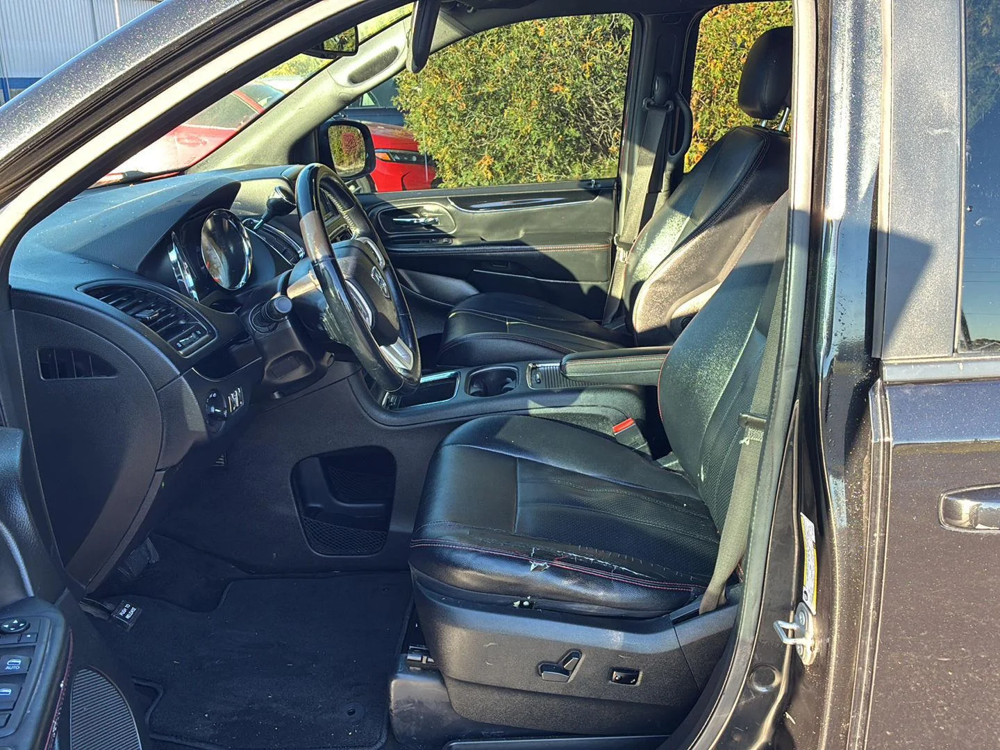 Used 2018 Black Onyx Crystal Pearlcoat Dodge GT image 8