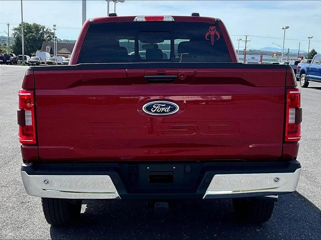 Used 2021 Red Ford XLT image 5