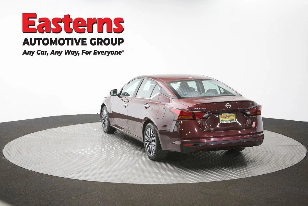 Used 2025 Red Nissan 2.5 SV image 66